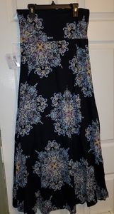 New with tags lularoe maxi skirt medallion small